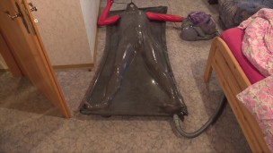 Selfbondage im Vakuumbett