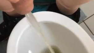 Big Scottish cock urinating