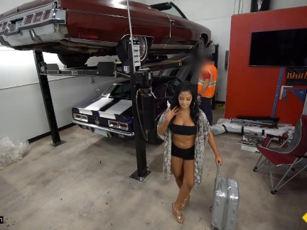Roadside - Thick Latina Stripper Fucks The Mechanic
