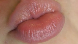 LIP FETISH: LICKING & PUCKERING