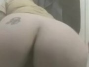 Twerk with fat pussy