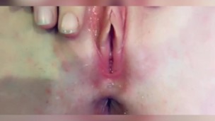 Peeing and rubbing my wet pussy