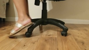FANSLY LEAK $VXNPIX Teen Latina Catches Boss Looking at Her Feet Joi