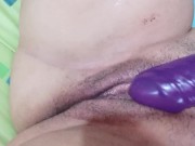 Juego con mi dildo y gimo bien rico
