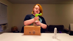 Velma Voodoos Reviews: hankeys toys unboxing