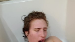 Using a showerhead to orgasm