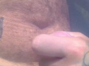 Dopo l'anale in piscina, milf beve sperma dal bicchiere (1° Parte) 6/16