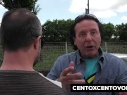 Due bambole porcelle calpestano Alex Magni con doppie penetrazioni e pompin 2/16