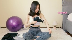 test fascial gun fascial小姐姐开箱评测网红健身按摩仪筋膜枪 污老师炎炎