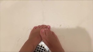Quick Wash For Dirty College Teen Feet