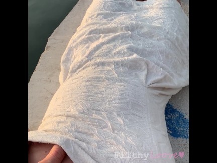 Reálný pár má sex v parku🥶