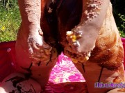 Kiwwi smashes CAKE under huge ASS to birthday!