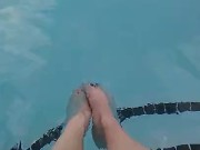 Kitty's splashes in pool - Screenshot 13 of 16 - Legs