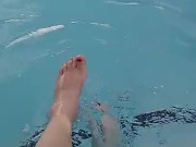 Kitty's splashes in pool - Screenshot 15 of 16 - Feet