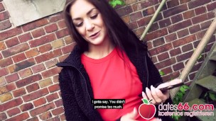 dates66.com Teenie Knackarsch öffentlich in Auto gefickt