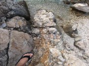 Teen nudista si fa riempire di sbotta in pubblico in spiaggia - vera sbrodolata 3/16