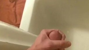 Twink Cums in Shower