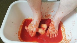 Fun with tomatoes and dildo