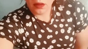 chica trans jugando con su pene