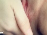 Amateur pee and rub pussy