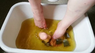 Fun with mint tea and dildo