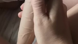 MILF making herself squirt