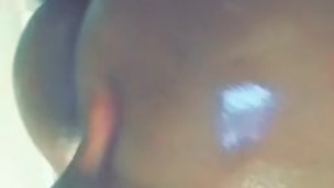 Oily booty rub