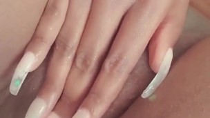 Pretty pussy rub