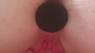 Dirty milf dildo fucking her pussy