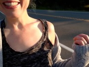 Public Titty Flash 16/16