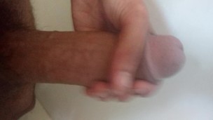 LOOK AT THIS HUGE COCK!!!