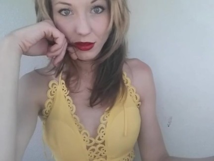 Sweet smoking Roxy tongue ash- grey eyed angel flashing n yellow dress+keds