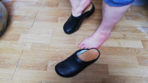 Clogs play