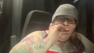 Fatty stuffs her face