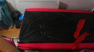 als Rubbersisters Gummipuppe stylen