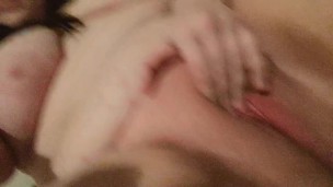 Chubby tatttoed girl masturbate on the bedroom