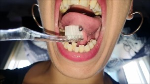 Mouth, tongue and teeth fetish II - Short