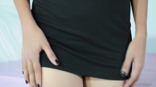Garota se masturba até gozar