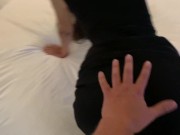 девушка пришла в гости к своему соседу с шампанским в соседний номер отеля 7/16