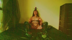 Gothic masturbation with a little bit of a natural spider tickling