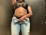 COLLEGE EBONY HAS PUBLIC ORGASM BETWEEN CLASSES 6/16