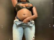 COLLEGE EBONY HAS PUBLIC ORGASM BETWEEN CLASSES 8/16