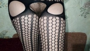 Ele tirou a camisinha. Creampie profunda desprotegida para uma jovem puta