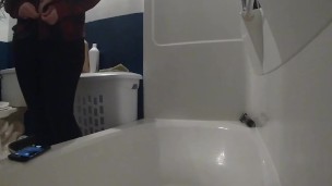 8 minutes of squirting and anal play