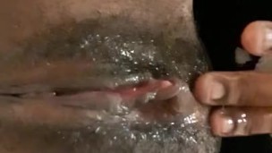 Queen Loves to Squirt