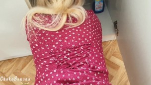 Stepsister quick fuck while she is cleaning