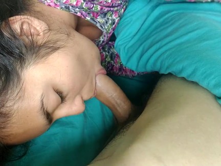Una chilena que sabe como chupar polla - POV