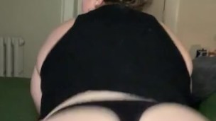 Bbw shakes ass for some dick