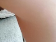 Chica muestra su culo 