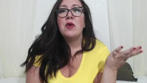 Sexy Busty BBW Camgirl Answers Questions